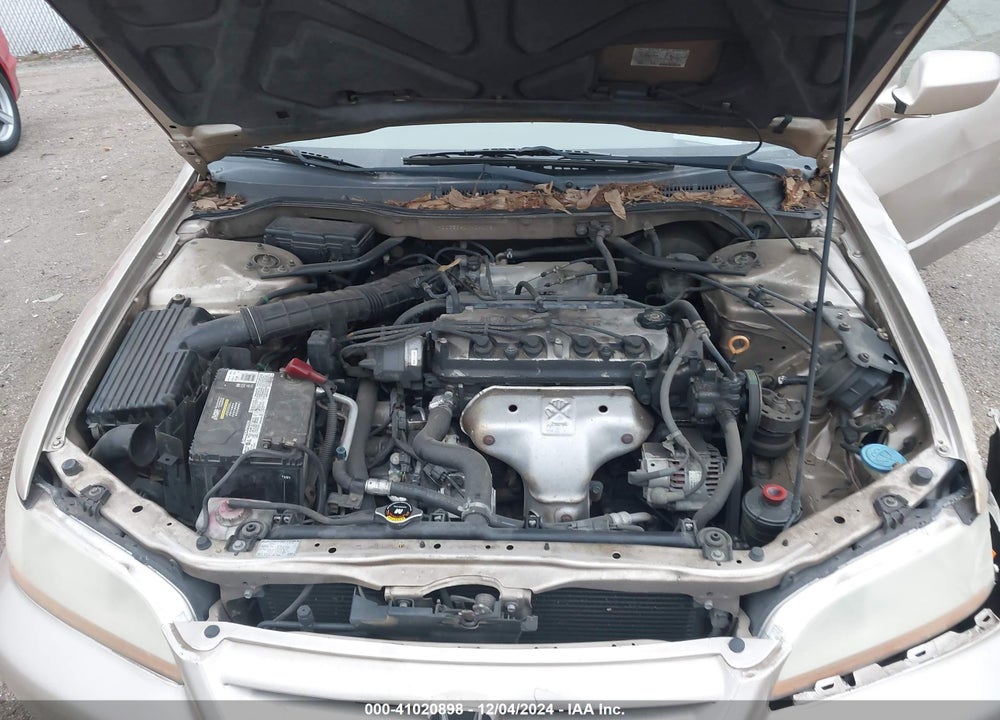 2001 HONDA ACCORD 2.3 LX VIN: 1HGCG56401A040981