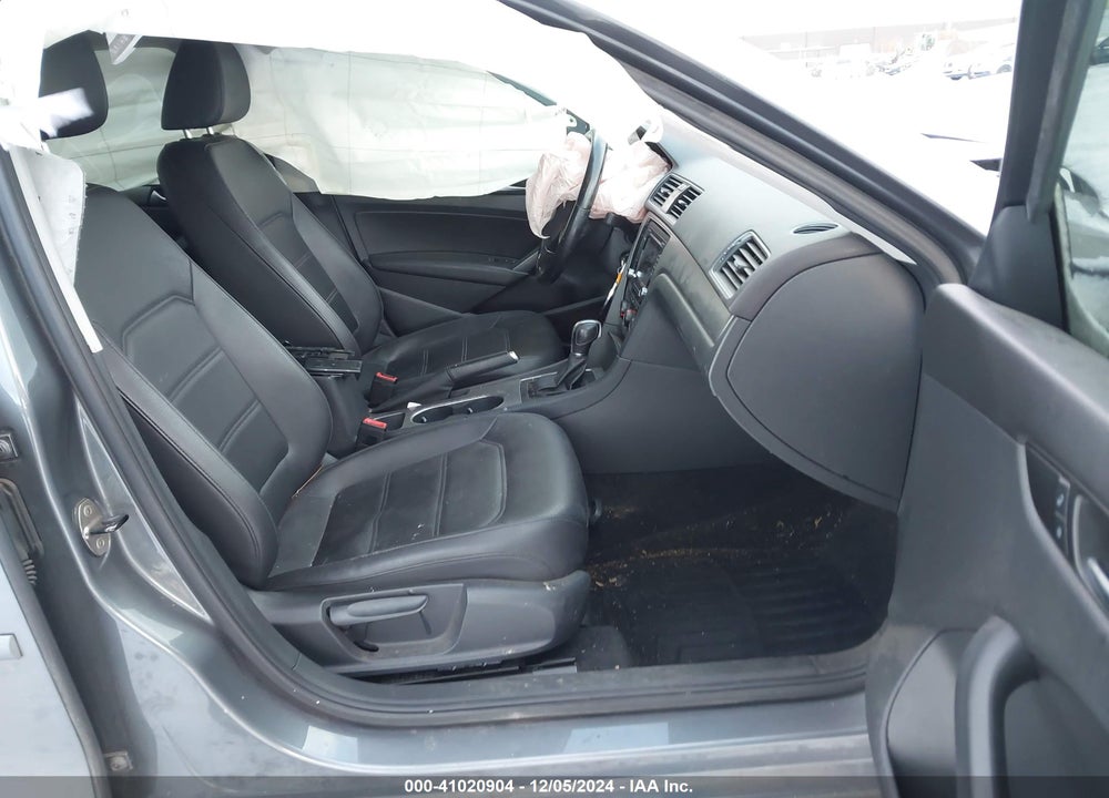 2014 VOLKSWAGEN PASSAT VIN: 1VWBT7A31EC064858