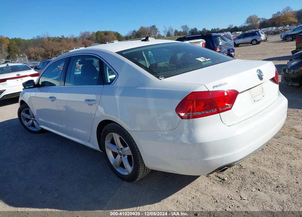 2013 VOLKSWAGEN PASSAT 2.5L SE VIN: 1VWBP7A37DC033844