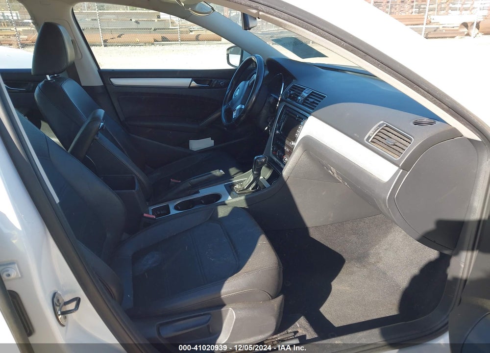 2013 VOLKSWAGEN PASSAT 2.5L SE VIN: 1VWBP7A37DC033844