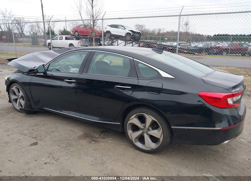 2018 HONDA ACCORD TOURING 2.0T VIN: 1HGCV2F97JA028004