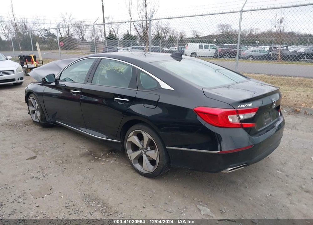 2018 HONDA ACCORD TOURING 2.0T VIN: 1HGCV2F97JA028004