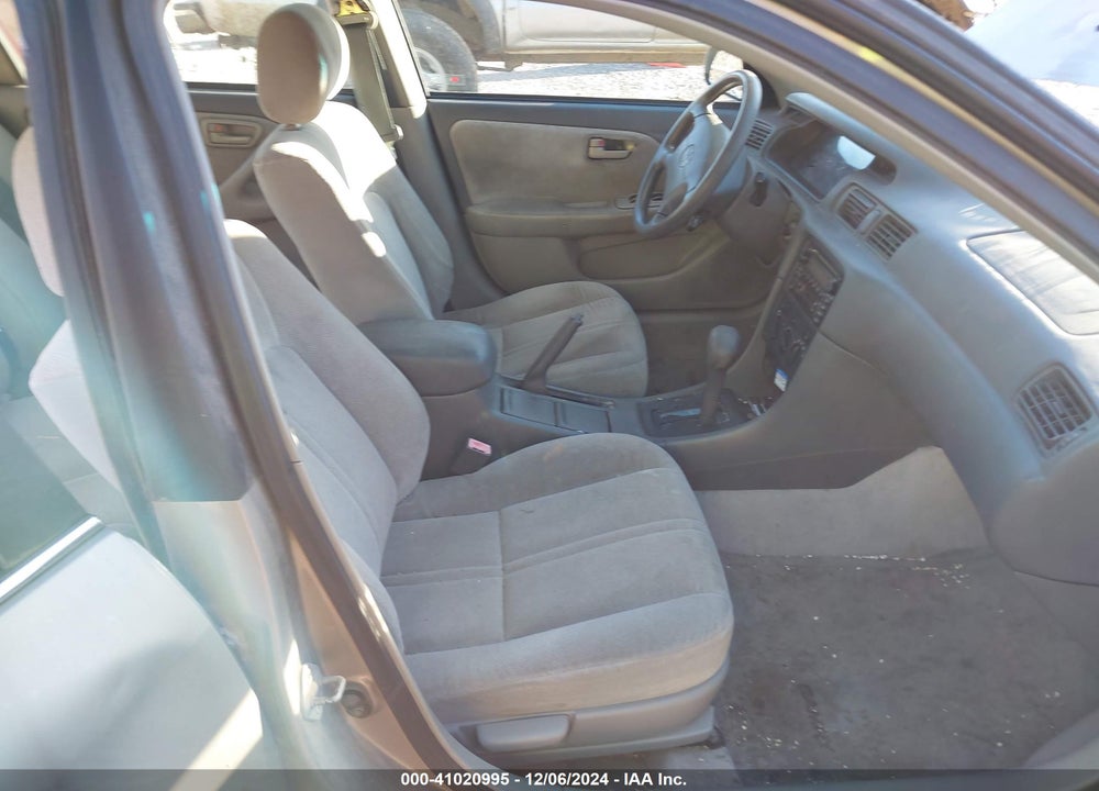 2000 TOYOTA CAMRY CE VIN: 4T1BG22K1YU013449