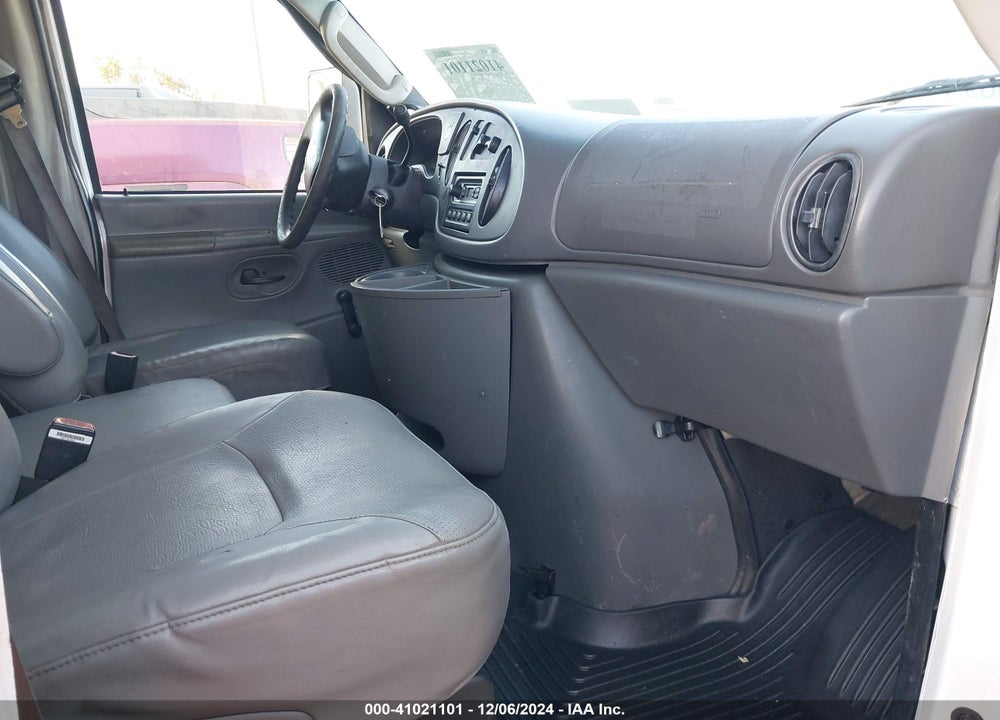 2007 FORD E-450 CUTAWAY VIN: 1FDXE45S87DA17631