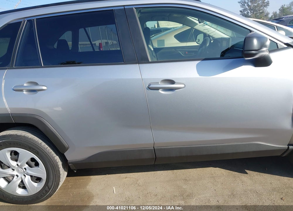 2019 TOYOTA RAV4 LE VIN: JTMH1RFV7KJ016717