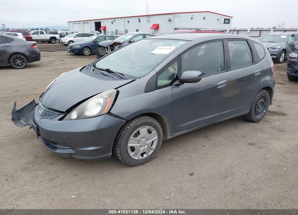 2013 HONDA FIT VIN: JHMGE8H33DC003992