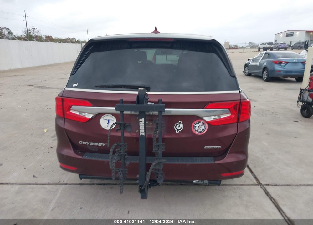 2018 HONDA ODYSSEY TOURING VIN: 5FNRL6H85JB026592