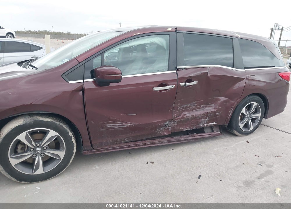 2018 HONDA ODYSSEY TOURING VIN: 5FNRL6H85JB026592