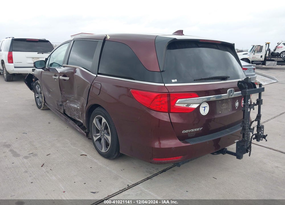 2018 HONDA ODYSSEY TOURING VIN: 5FNRL6H85JB026592