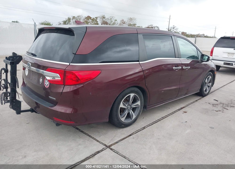 2018 HONDA ODYSSEY TOURING VIN: 5FNRL6H85JB026592