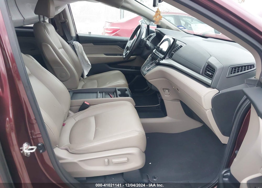 2018 HONDA ODYSSEY TOURING VIN: 5FNRL6H85JB026592