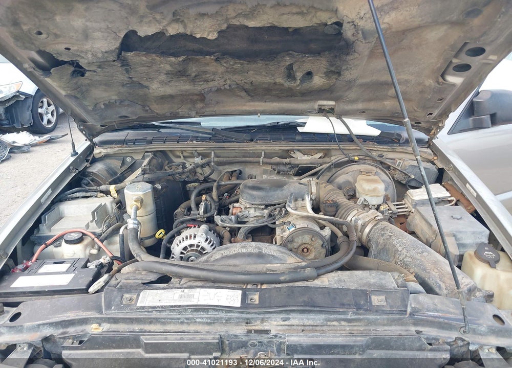 2002 CHEVROLET S-10 LS VIN: 1GCCS19W228198296
