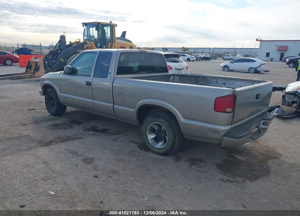 2002 CHEVROLET S-10 LS VIN: 1GCCS19W228198296