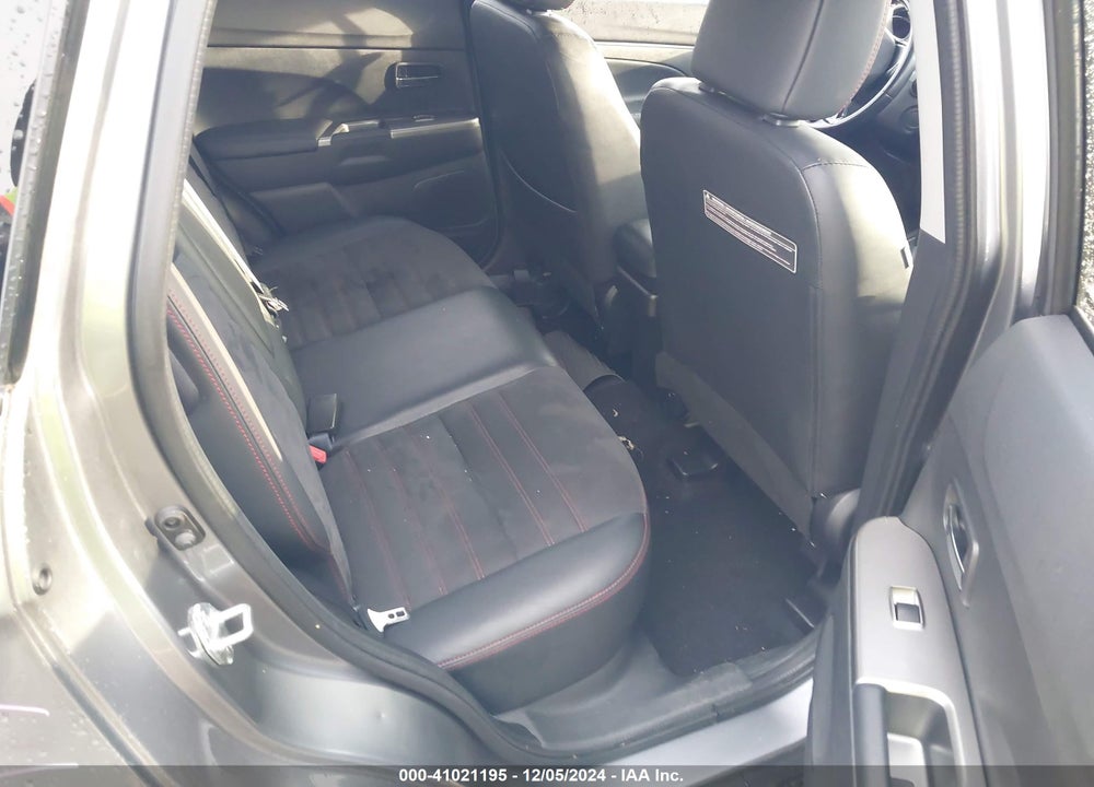 2018 MITSUBISHI OUTLANDER SPORT 2.4 SE VIN: JA4AR3AW2JU001749