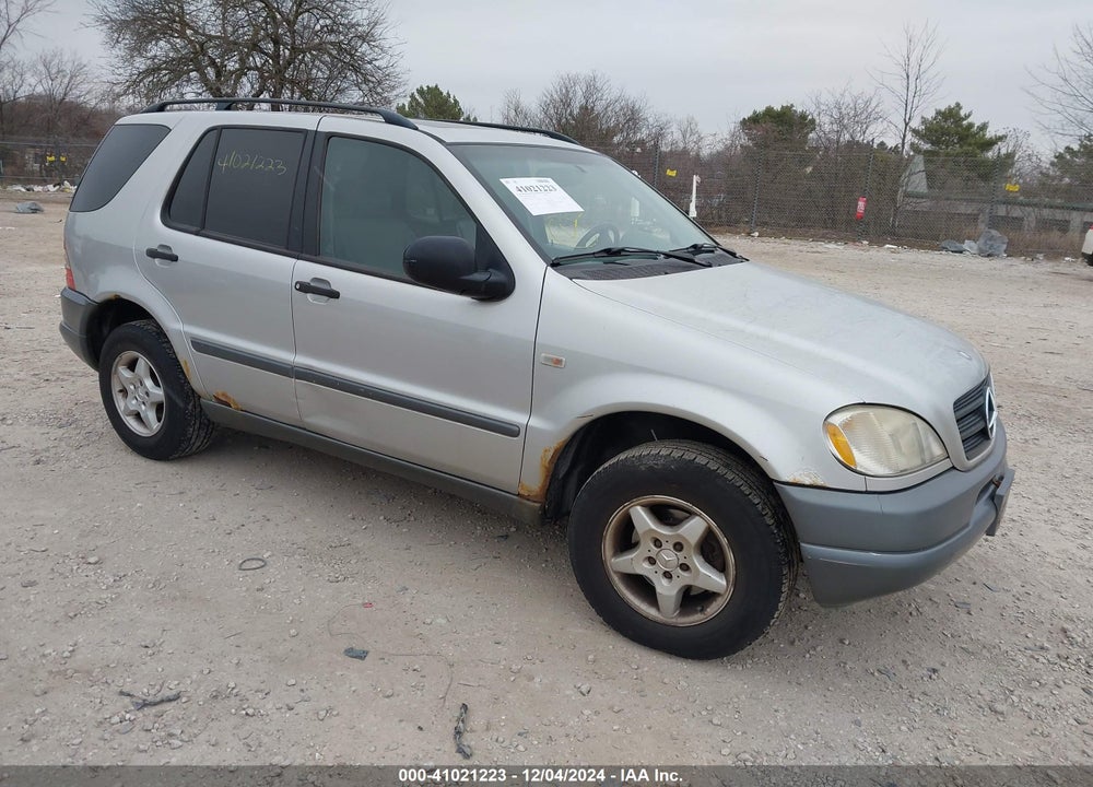 1999 MERCEDES-BENZ ML 320 VIN: 4JGAB54E4XA110163
