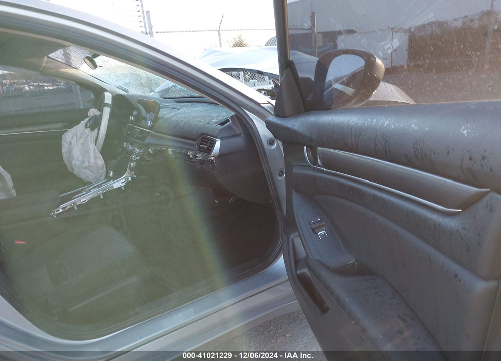 2019 HONDA ACCORD LX VIN: 1HGCV1F15KA083752