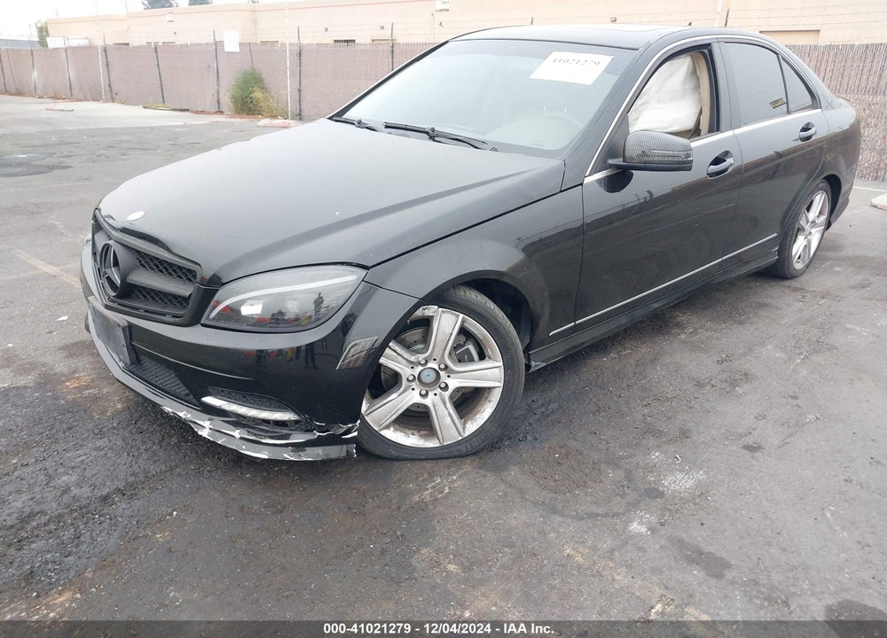 2011 MERCEDES-BENZ C 300 LUXURY/SPORT VIN: WDDGF5EB8BR149944