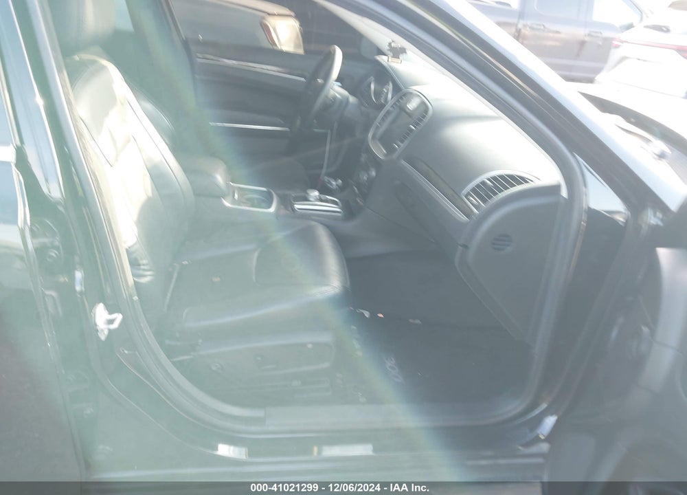 2016 CHRYSLER 300 VIN: 2C3CCAAG4GH313777