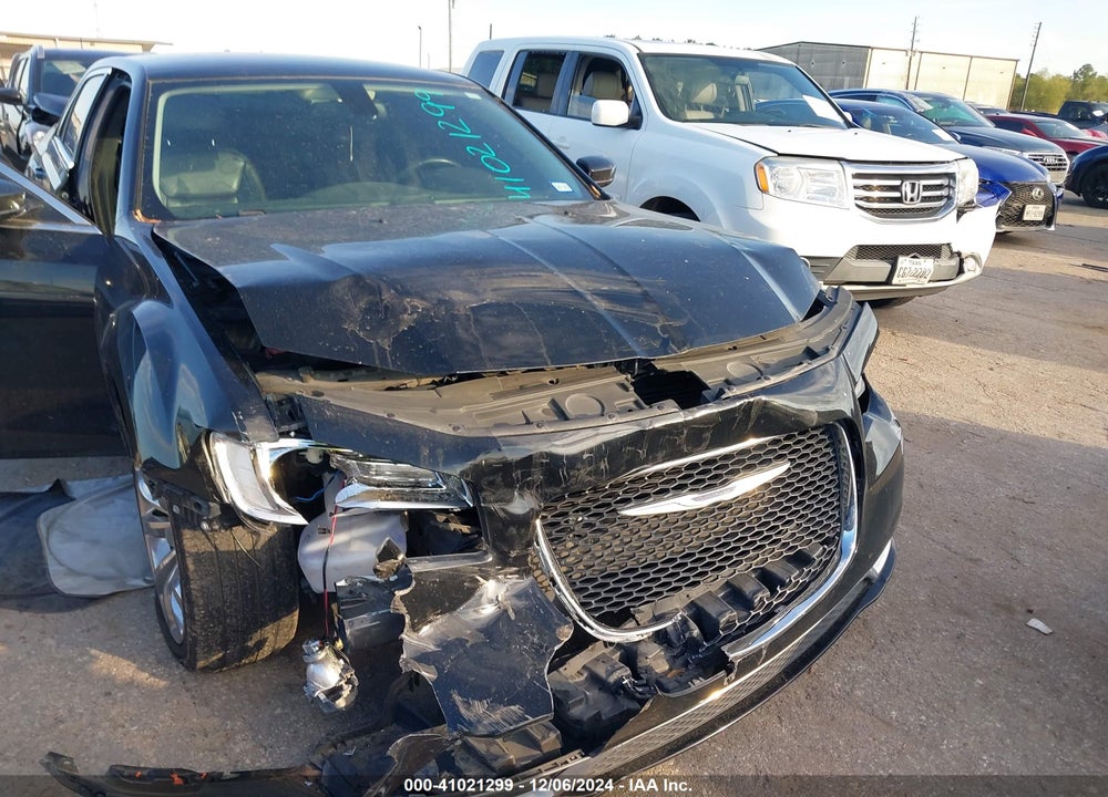 2016 CHRYSLER 300 VIN: 2C3CCAAG4GH313777