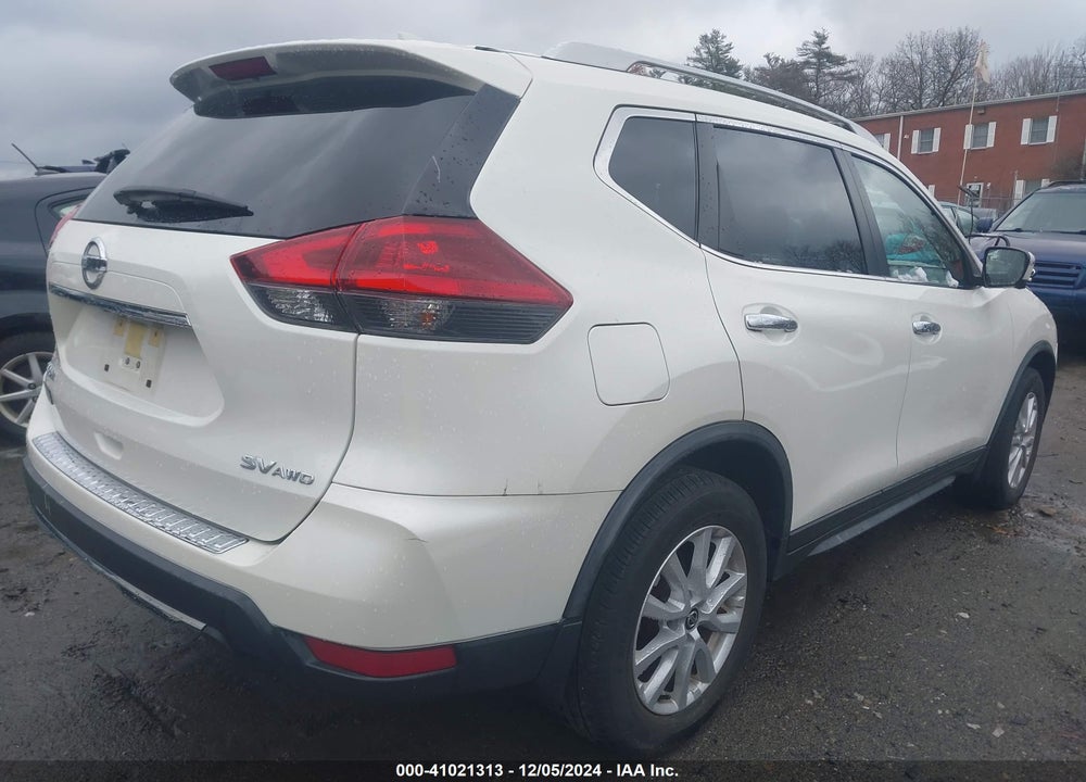 2018 NISSAN ROGUE SV VIN: JN8AT2MV4JW348576