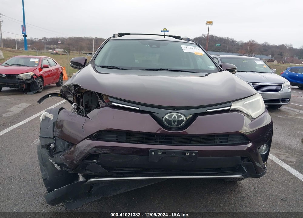 2017 TOYOTA RAV4 XLE VIN: 2T3RFREV6HW610233