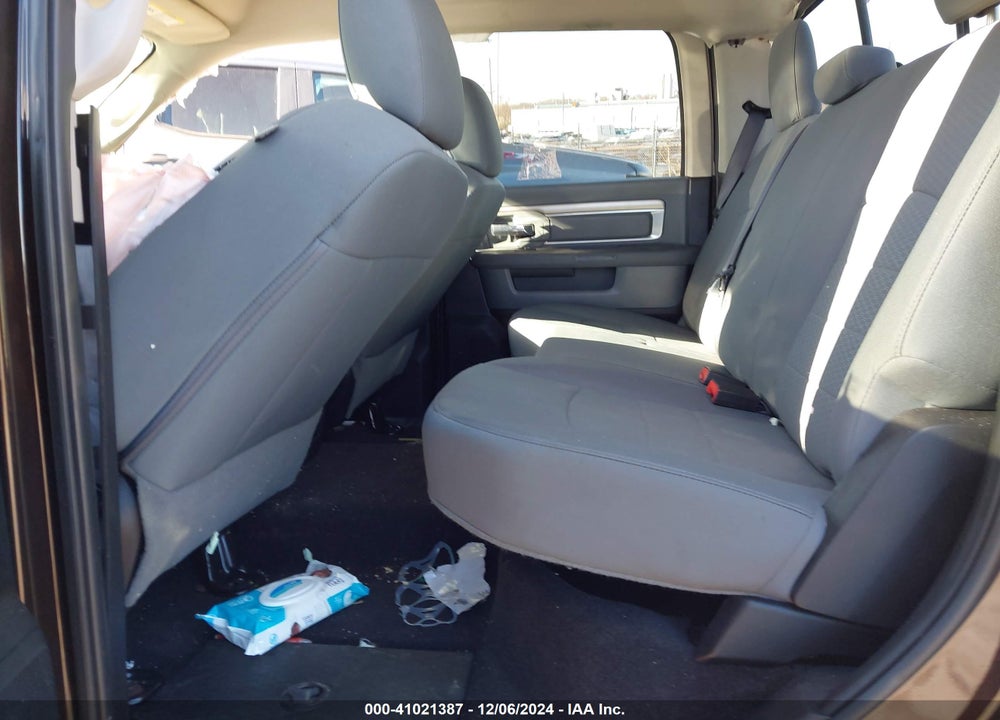 2017 RAM 3500 SLT  4X4 8' BOX VIN: 3C63RRHLXHG766824