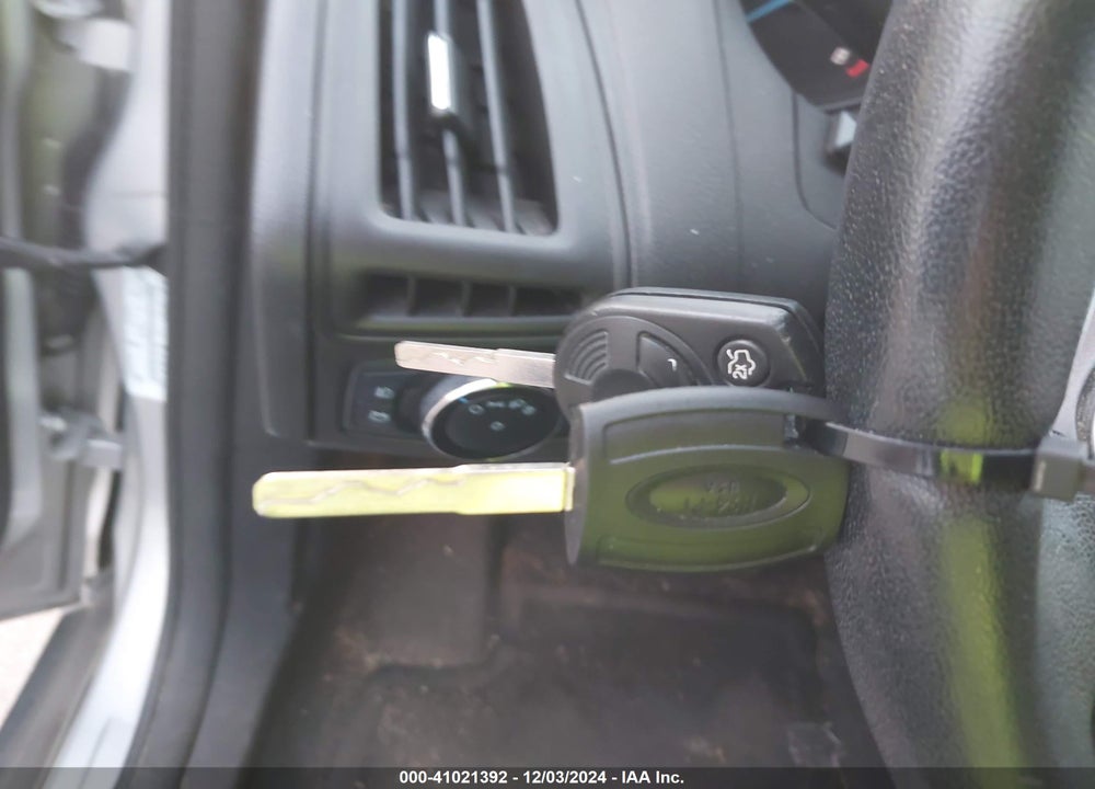 2014 FORD FOCUS SE VIN: 1FADP3F21EL130209