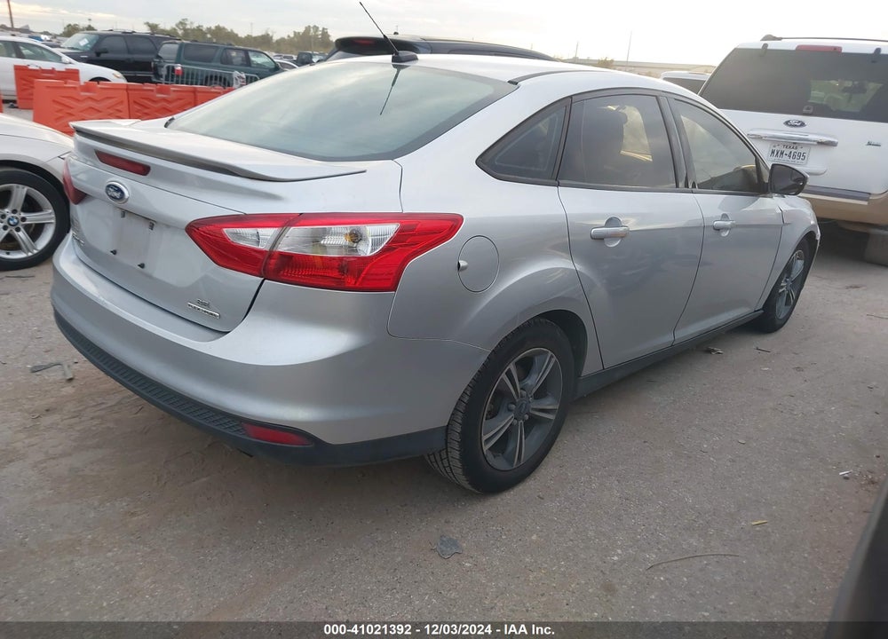 2014 FORD FOCUS SE VIN: 1FADP3F21EL130209