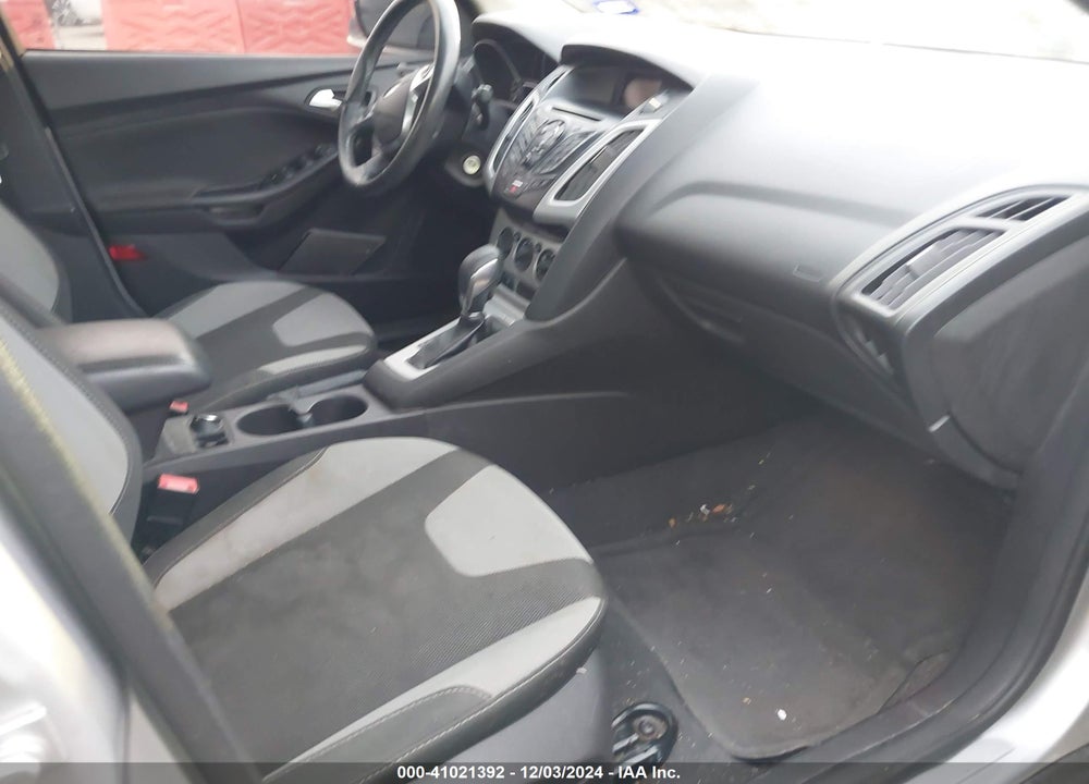 2014 FORD FOCUS SE VIN: 1FADP3F21EL130209