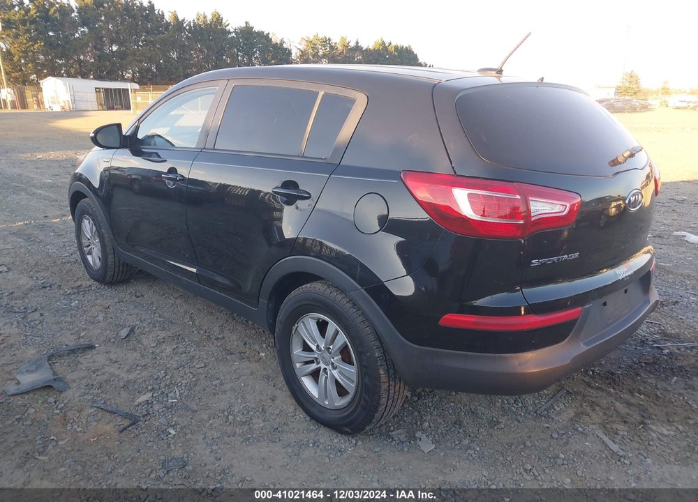 2011 KIA SPORTAGE LX VIN: KNDPBCA24B7048332