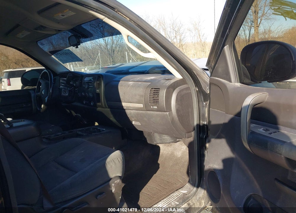 2009 CHEVROLET SILVERADO 1500 WORK TRUCK VIN: 2GCEK133091136237