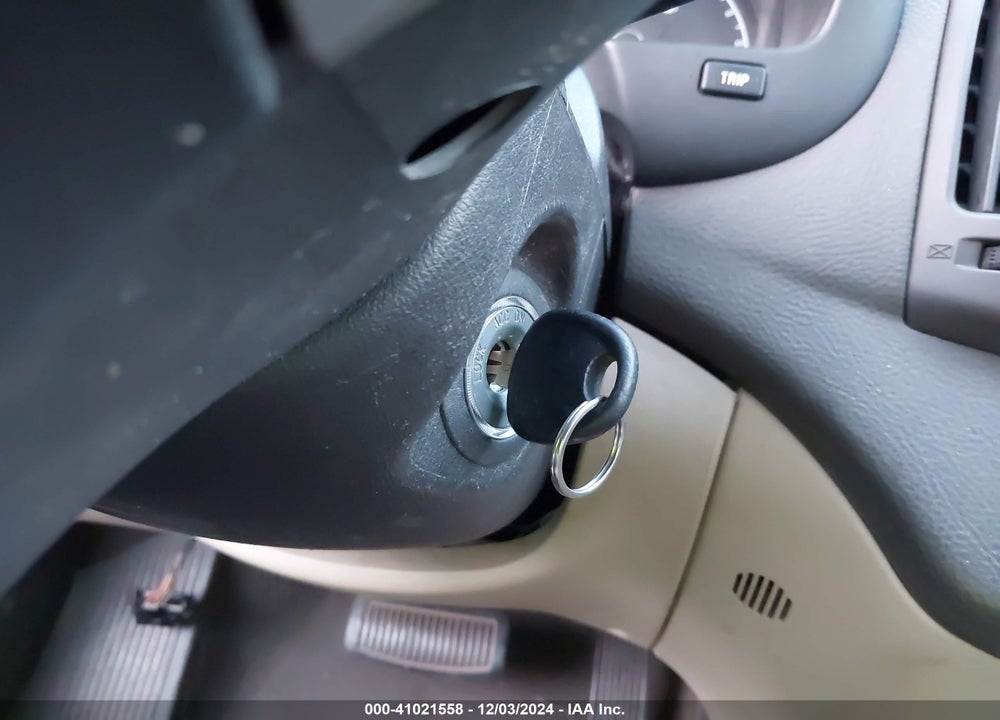 2010 HYUNDAI ELANTRA VIN: KMHDU4AD0AU138514