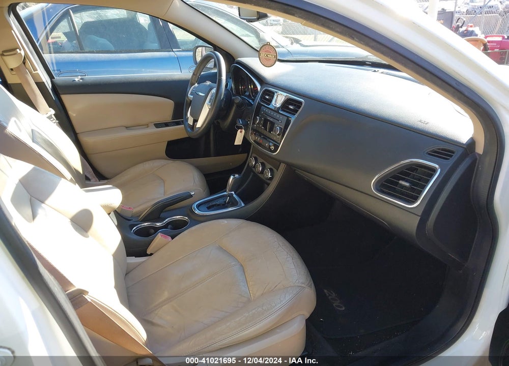 2013 CHRYSLER 200 LIMITED VIN: 1C3CCBCG9DN569225