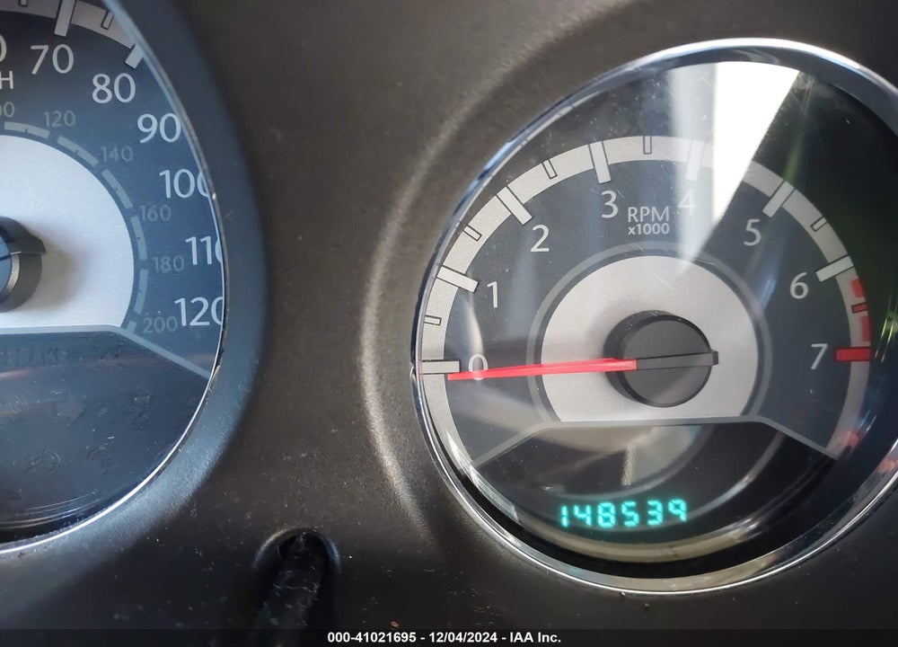 2013 CHRYSLER 200 LIMITED VIN: 1C3CCBCG9DN569225