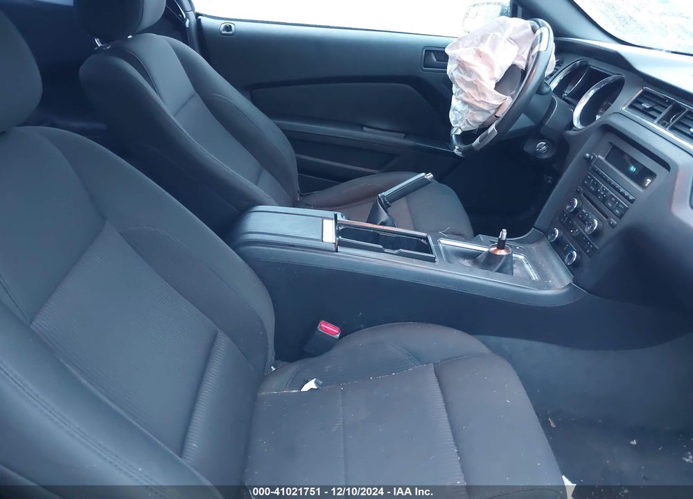 2014 FORD MUSTANG V6 VIN: 1ZVBP8AMXE5290212