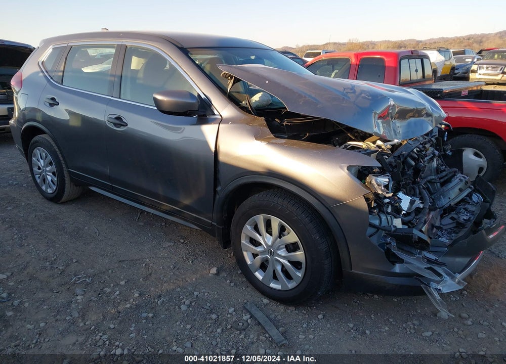 2018 NISSAN ROGUE S VIN: KNMAT2MT1JP557861