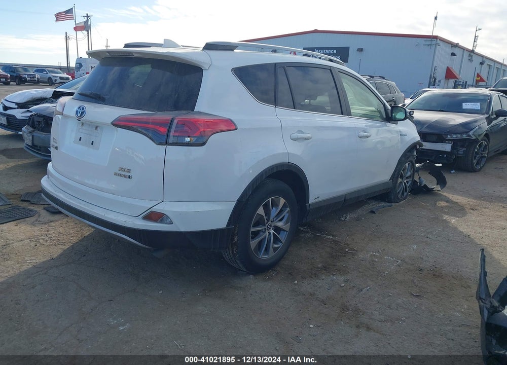 2017 TOYOTA RAV4 HYBRID XLE VIN: JTMRJREV8HD111817