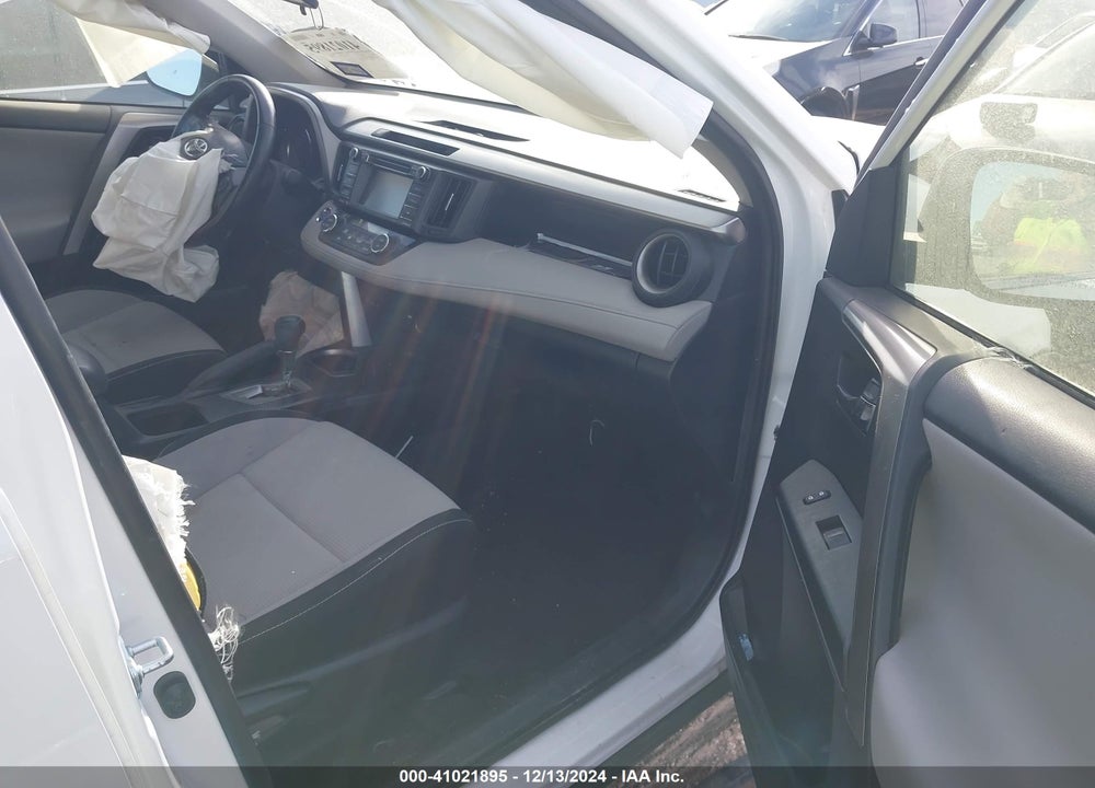 2017 TOYOTA RAV4 HYBRID XLE VIN: JTMRJREV8HD111817