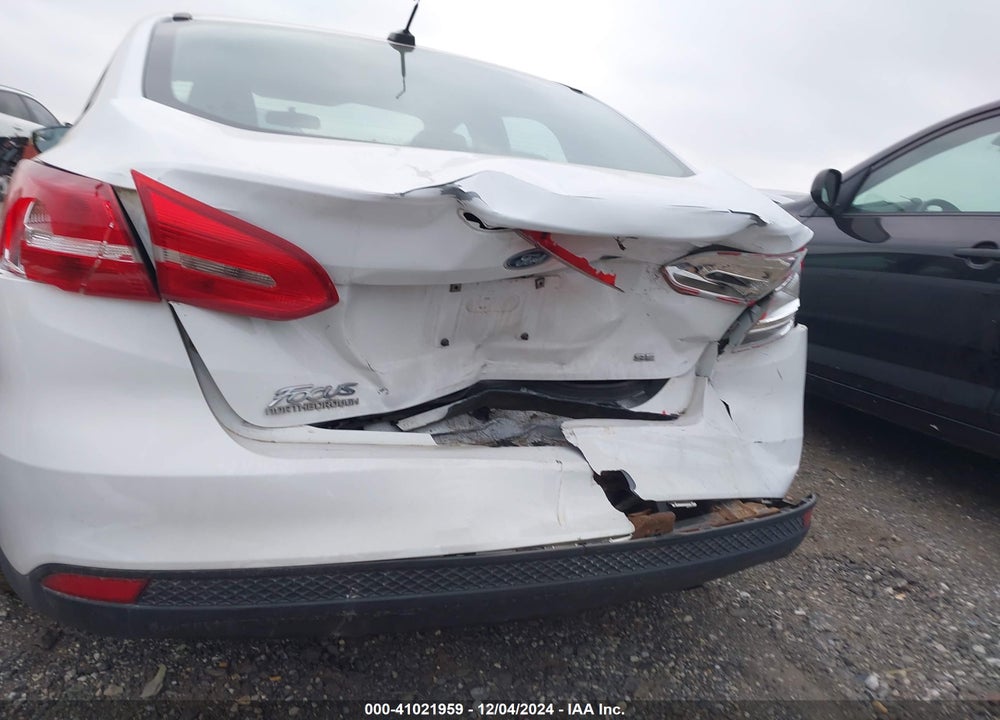 2015 FORD FOCUS SE VIN: 1FADP3F2XFL291188