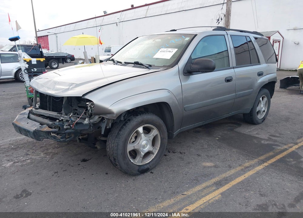 2005 CHEVROLET TRAILBLAZER LS VIN: 1GNDT13S852230156