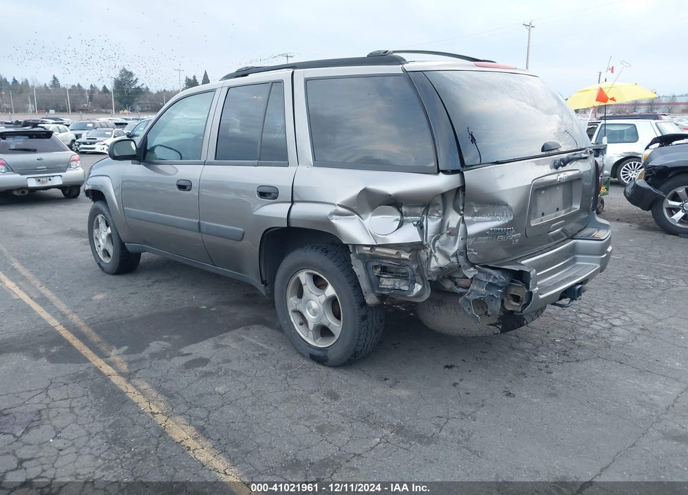 2005 CHEVROLET TRAILBLAZER LS VIN: 1GNDT13S852230156