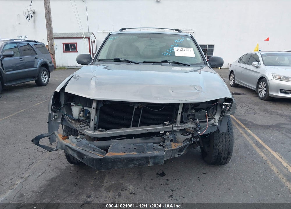 2005 CHEVROLET TRAILBLAZER LS VIN: 1GNDT13S852230156