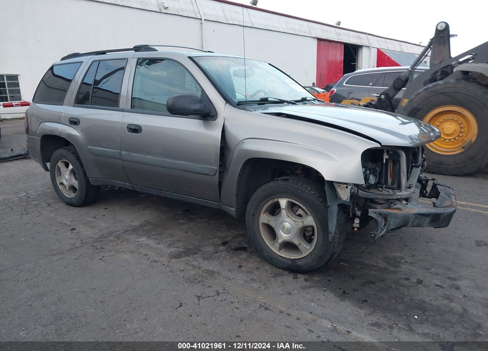 2005 CHEVROLET TRAILBLAZER LS VIN: 1GNDT13S852230156