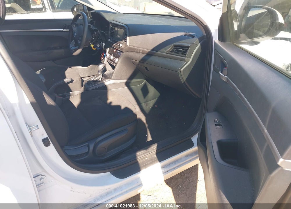 2020 HYUNDAI ELANTRA SE VIN: 5NPD74LF5LH584925