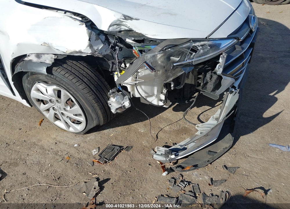 2020 HYUNDAI ELANTRA SE VIN: 5NPD74LF5LH584925