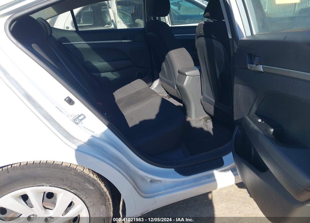 2020 HYUNDAI ELANTRA SE VIN: 5NPD74LF5LH584925