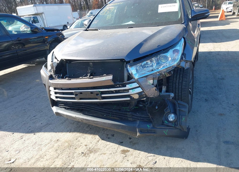2019 TOYOTA HIGHLANDER XLE VIN: 5TDJZRFH8KS921815