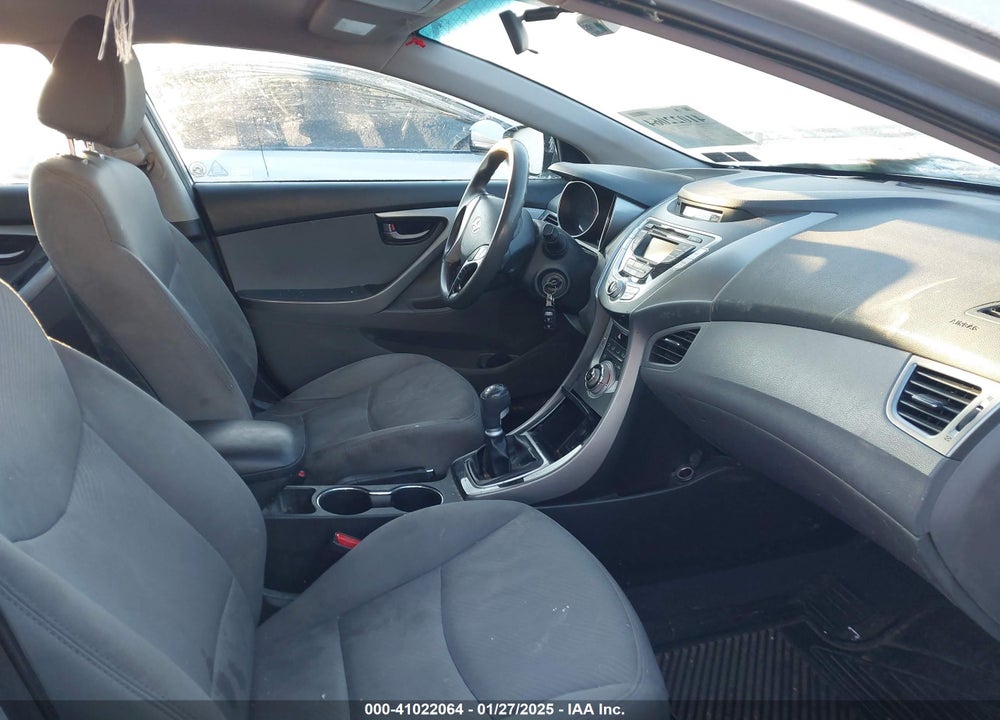 2012 HYUNDAI ELANTRA VIN: 5NPDH4AE8CH115268
