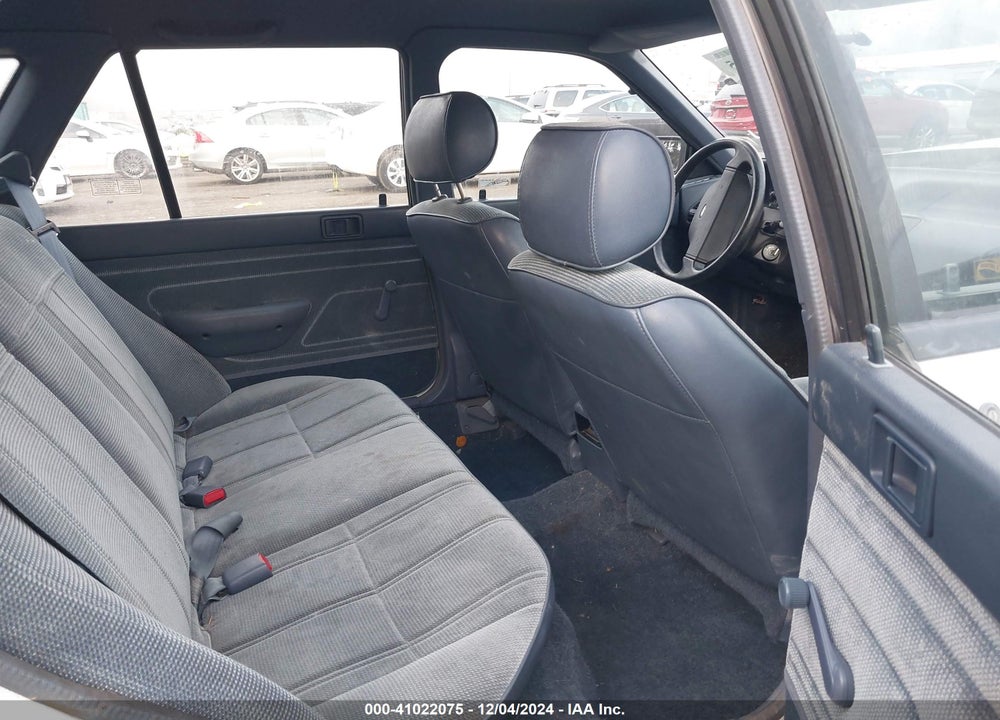 1992 FORD ESCORT LX VIN: 3FAPP15J3NR137545