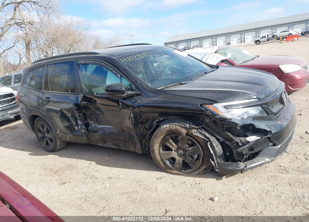 2022 HONDA PILOT AWD TRAILSPORT VIN: 5FNYF6H81NB098138